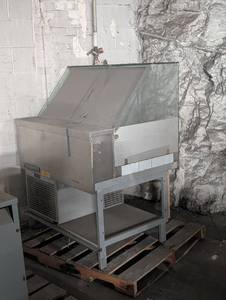 lot 1019 image: Commercial deli station with Stand