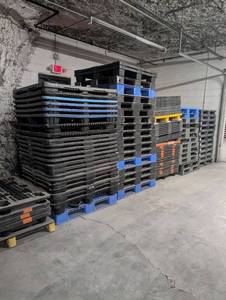 lot 1026 image: Industrial Plastic Pallets Lot- one stack per lot first come first serve