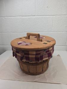 lot 25 image: Wooden Bushel Basket with Plaid Liner and Lid