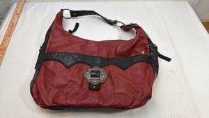 lot 71 image: Red and Black Western Style Shoulder Bag