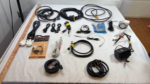 lot 83 image: Mixed Lot Computer & Audio Cables Bundle