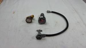 lot 89 image: Atlas Pressure Gauge Set with Hose