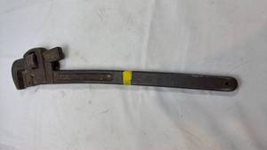 lot 97 image: Heavy Duty Cast Iron Pipe Wrench