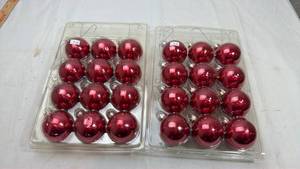 lot 111 image: Red Glass Christmas Ball Ornaments Set