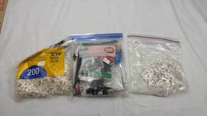 lot 136 image: 316 inch Tile Spacers Set of 200