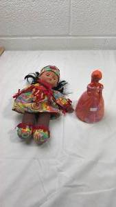 lot 138 image: 1990s Mattel Girl with Colorful Outfit & Flamingo Bush Garden Figure Set