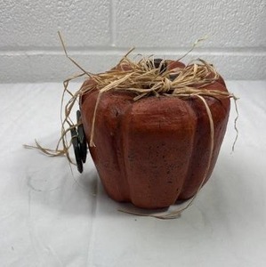 lot 152 image: Decorative Terracotta Pumpkin with Raffia
