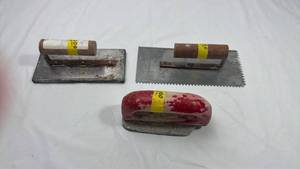 lot 153 image: Professional Masonry Trowels Set with Wooden Handles