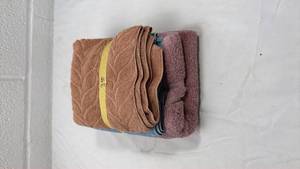 lot 166 image: Cotton Dish or hand Towel Set Multi-Color