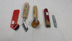 lot 172 image: Sherwin-Williams Paint Can Opener Set