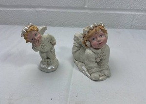 lot 176 image: White Cherub Angel Figurine Set