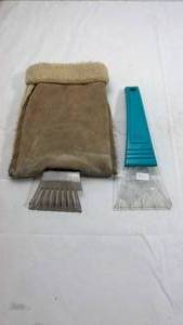 lot 180 image: Car Ice Scraper with Fleece Mitt
