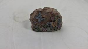 lot 197 image: Decorative Butterfly Garden Stone Box