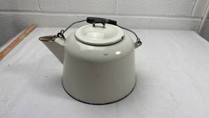 lot 206 image: White Enamel Coffee Pot with Lid