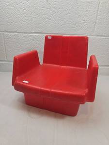 lot 214 image: Kiddy Kaddy Red chair