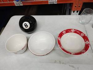 lot 18511 image: 4 Miscellaneous Decorative Home Bowls