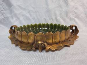 lot 7 image: Gorgeous Dish with Gold Trim