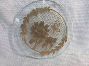 lot 10 image: Gold Floral Glass Display Plate with Butterfly