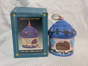 lot 15 image: Decorative Ceramic Bird House Ornament