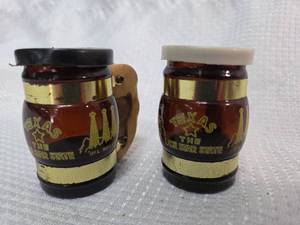 lot 22 image: Texas Lone Star State Salt and Pepper Shakers