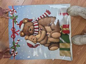 lot 24 image: Holiday Decor