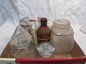 lot 25 image: Flat of Antique Bottles