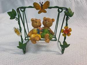 lot 31 image: Teddy Bears on Garden Swing Figurine
