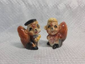 lot 61 image: Ceramic Squirrel Salt and Pepper Shakers