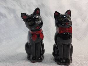 lot 74 image: Black Cat Salt and Pepper Shakers with Red Bows