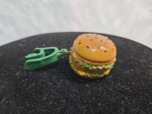 lot 76 image: Hamburger Keychain