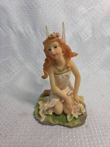 lot 93 image: Garden Fairy Figurine with Pink Wings
