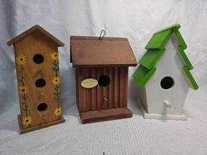 lot 96 image: Decorative Wooden Bird Houses Collection