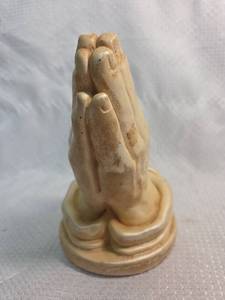 lot 98 image: Praying Hands Ceramic Figurine
