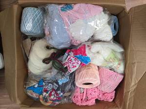 lot 106 image: Mixed Crochet Thread Collection