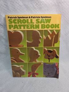 lot 110 image: Scroll Saw Pattern Book by Spielman