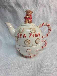 lot 132 image: Teddy Bear Tea Time Ceramic Teapot Set