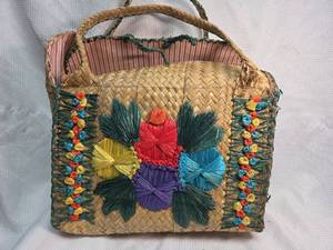 lot 143 image: Mexican Straw Handbag with Floral Embroidery