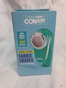 lot 156 image: Conair Fabric Shaver with 3-Setting Controller