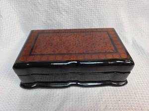 lot 165 image: Japanese Black Lacquer Jewelry Box with Floral Design