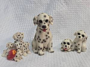 lot 169 image: Dalmatian Family Figurine Set with Ball