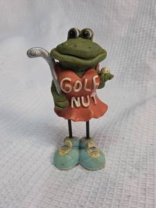 lot 173 image: Golf Nut Frog Figurine with Club