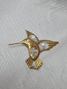 lot 190 image: Gold Tone Hummingbird Window Decor with Crystal Accents