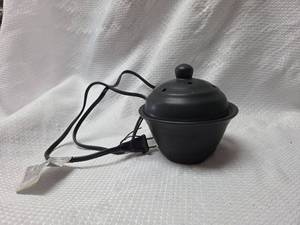 lot 193 image: Electric Oil Warmer Burner