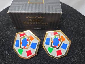 lot 200 image: FUNKY Avon Color Graphics Geometric Earrings
