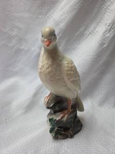 lot 202 image: White Dove Porcelain Figurine