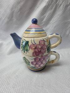 lot 225 image: Hand Painted Grape Motif Tea Set for One