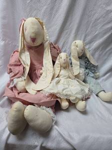 lot 234 image: Handmade Bunny Family Dolls with Dresses