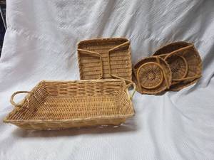 lot 243 image: Woven Wicker Basket Set with Serving Tray