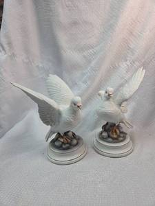lot 273 image: White Dove Porcelain Figurines