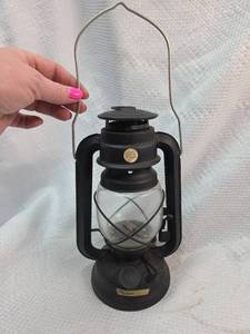 lot 282 image: Black Metal Railroad Style Kerosene Lantern